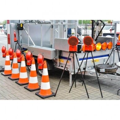 Stovai ženklams ir žibintams 2 Stovai ženklams ir žibintams 2
